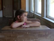 Niña muere después de que un maestro la golpeara por equivocarse en respuesta