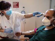 «Estamos al borde del colapso; por favor, no salgas de casa»