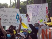 Migrantes exigen en frontera mexicana atención a peticiones de asilo en EEUU