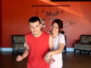 Madre e hijo caminan desde Honduras para estar con su familia y los abandonan