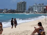 López Obrador prevé normalización de turismo en sureste México a fin de año
