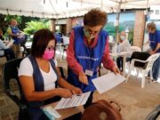 Estadounidenses en México votan entre dudas y convicción