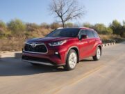 2020 Toyota Highlander, afincado en la cima…por ahora.
