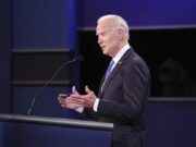 Biden critica a México por no acoger a familias deportadas