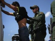 Liberan a todas las familias migrantes de centro de detención