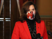 «Hay que seguir trabajando para disminuir casos»: Whitmer