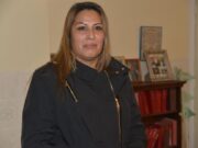 Mexicana deja santuario en que ha vivido desde 2017 en iglesia de Chicago