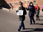 Marchan en El Paso contra de la visita de Trump a la frontera sur