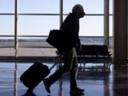 USA abre mañana sus fronteras a viajeros internacionales tras año y medio