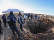 Sepultan un auto con tres hombres adentro en poblado de Sinaloa