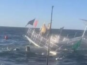 VIDEO: Barco se hunde en Puerto Vallarta con 60 personas