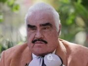 ¡»Chente» no se salva! Surgen memes por el apretado moño de Vicente Fernández