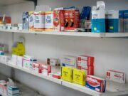Latinos quieren que el Gobierno actúe para bajar el precio de las medicinas
