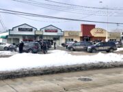 Hombre fue arrestado luego de encerrarse en una tienda, causar destrozos y reusarse a cooperar con la policía