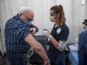 Si no se vacunan y la nueva variante Covid se propaga, podrían cerrarse fábricas y negocios