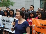 Mujeres inmigrantes exigen seguro médico para todos