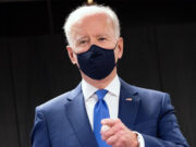 Biden pide al Congreso prohibir rifles de asalto