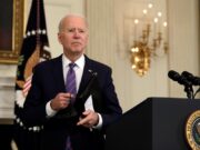 Biden pedirá más dinero para el sistema migratorio y nada para el muro