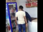 Video: Sujeto golpea a un hombre con síndrome de Down indefenso