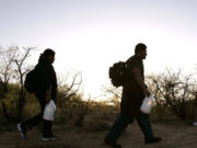 Texanos llevan años encontrando cadáveres de inmigrantes