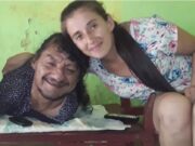 Hombre sin extremidades logró sacar adelante a sus dos hijas tras abandono de la madre