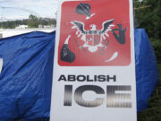 Denuncian represalias de ICE a inmigrantes detenidos