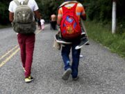 Inmigrantes se hacen pasar por menores de edad para quedarse en USA