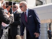 El Gobierno de Biden revisará los casos de más de 900.000 deportados por Trump