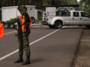 Traficantes de personas asesinan a policía en enfrentamiento