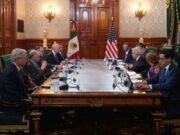 López Obrador se reúne con senadores de EU