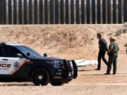 Migrante mexicano muere al intentar escalar la valla fronteriza