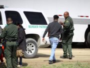 Someterán a juicio a adultos que hayan sido deportados y retornen