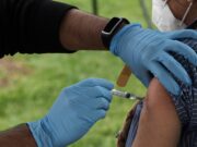 No vacunados tienen 11% más probabilidades de morir