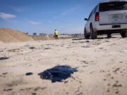Vertido de crudo en California obliga al cierre de playas y de la pesca