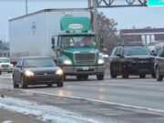 Conductores de Michigan recibirán $400 por auto como reembolso del seguro