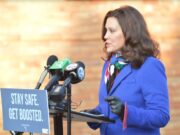 Es momento de que todos pongan de su parte, Whitmer y su equipo piden a todos que se vacunen