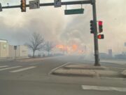 Tres desaparecidos y mil casas destruidas tras incendios en Colorado