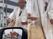 Abuelito pide ayuda en semáforo; sólo acepta monedas de 10 pesos o más (VIDEO)