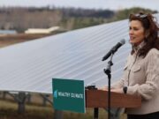 Whitmer anuncia el plan MI Healthy Climate Busca crear empleos y reducir el dióxido de carbono