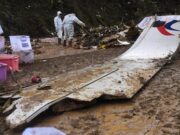 China confirma la muerte de los 132 pasajeros del avión siniestrado
