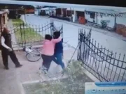 Anciano mata a su nieto en la puerta de su casa luego de ser agredido a golpes por el joven