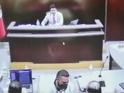 César Duarte comparece en silla de ruedas, con constantes recesos y revisión médica