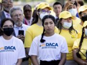 Millones de jóvenes inmigrantes aún sueñan con DACA en su décimo aniversario