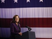 Whitmer firma aumento de fondos para la policía y patrullajes en Michigan