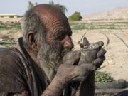 Muere a los 94 años «el hombre más sucio del mundo»; no se bañó en más de medio siglo