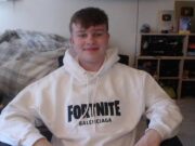 Mamá permite a su hijo abandonar la escuela para jugar Fornite y se vuelve millonario