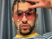 Bad Bunny no se disculpa con fan por arrojar su celular y le exige respeto (VIDEO)