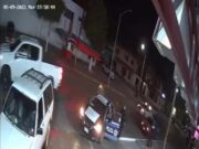 VIDEO | Policía huye y deja a su compañera en plena b@l@c3ra de s!c@r!os