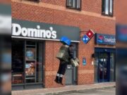 ¡No es un OVNI! Domino’s Pizza estrena servicio de jetpack, llegan de volada (VIDEO)