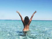 ¿Y México? Este país ya permite que las mujeres anden topless en las albercas
